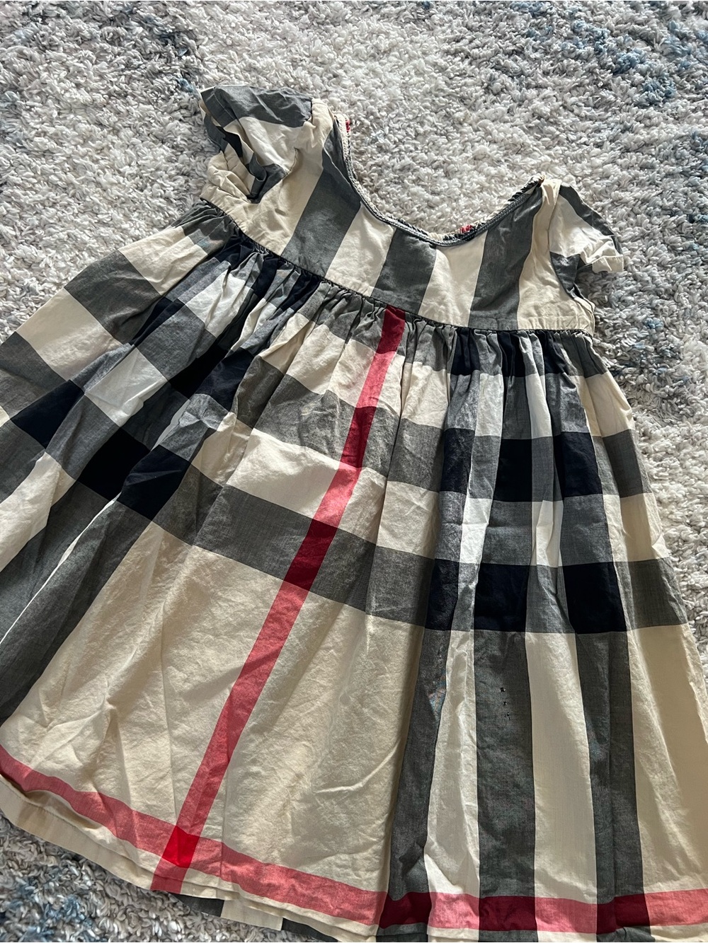 Burberry girls kids dress 6y beautiful condition